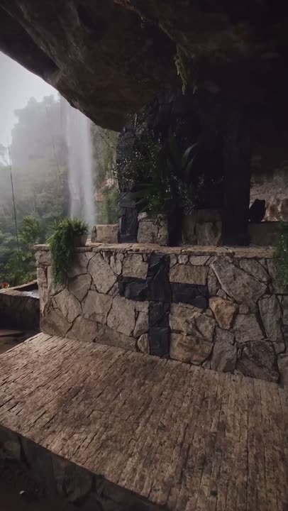 Capela de pedra decorada para casamento